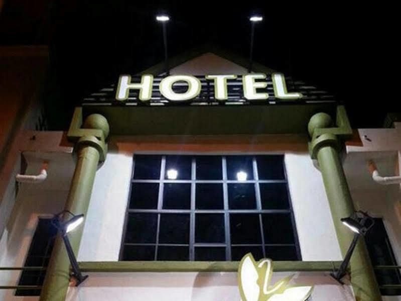 איפוה Tulip Hotel מראה חיצוני תמונה