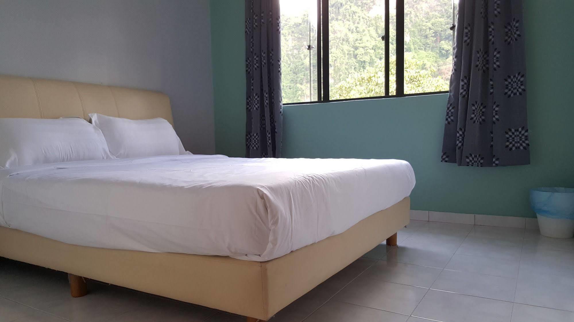 איפוה Tulip Hotel מראה חיצוני תמונה