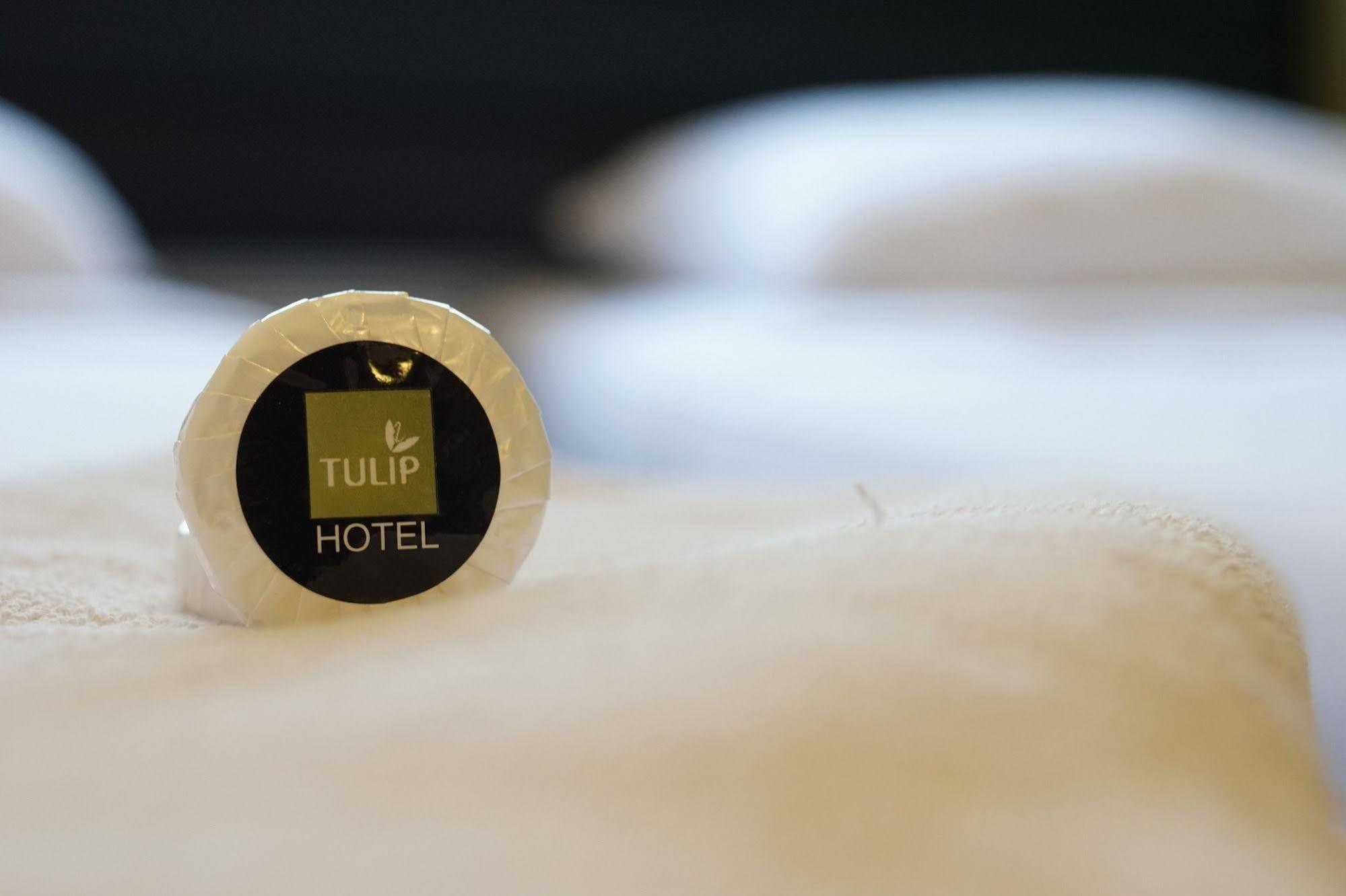 איפוה Tulip Hotel מראה חיצוני תמונה