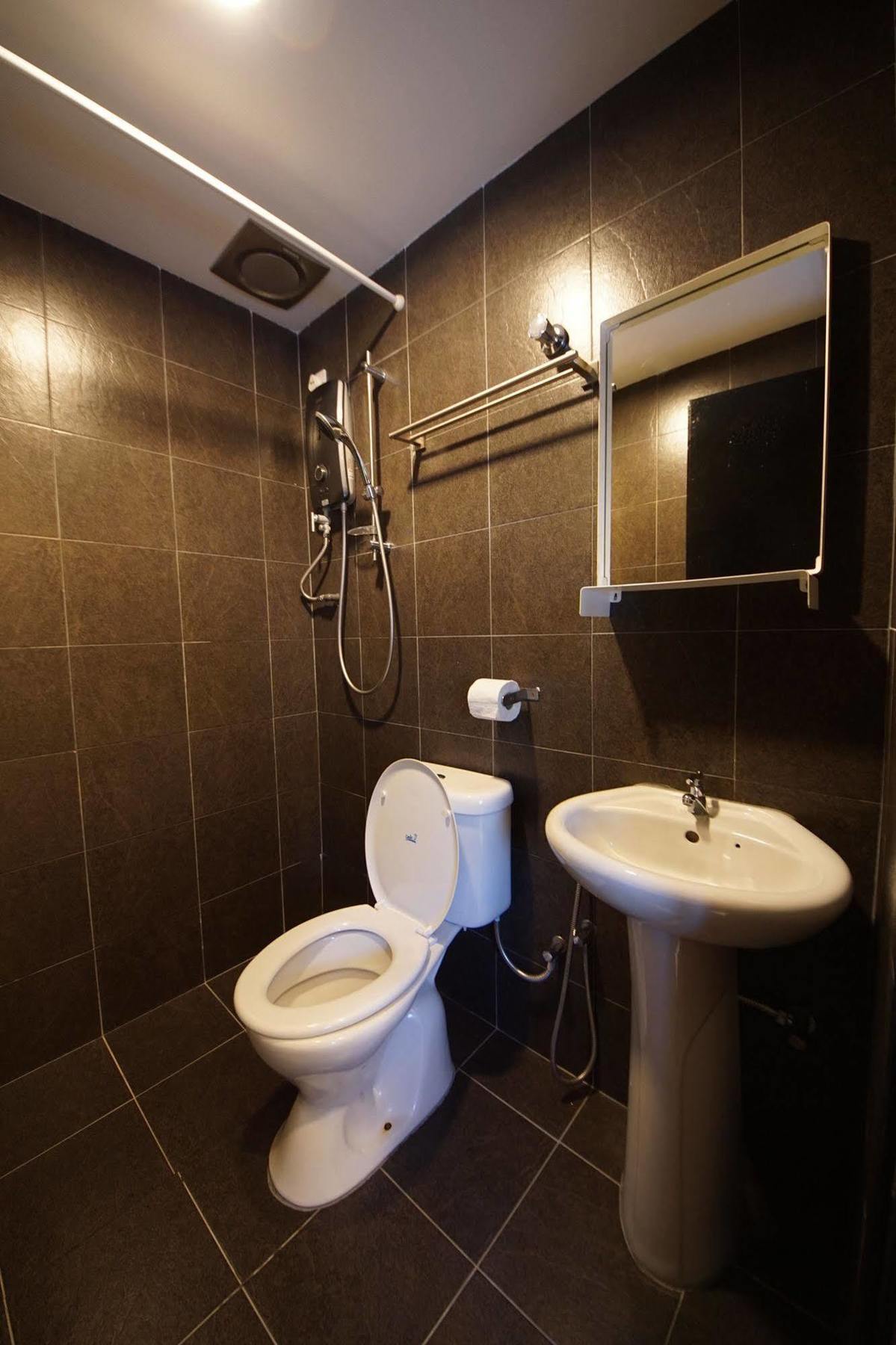 איפוה Tulip Hotel מראה חיצוני תמונה